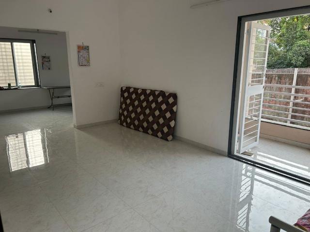 Resale | 2 BHK 880 Sq.Ft. Apartment in Navi Peth