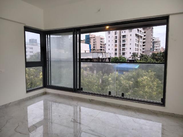 Resale | 2 BHK 881 Sq.Ft. Apartment in Monarch West View