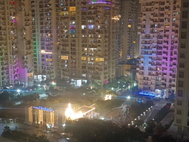 Resale | 2 BHK 895 Sq.Ft. Apartment in Sethi Max Royal