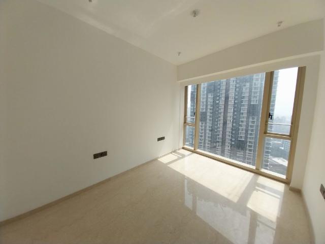 Resale | 2 BHK + 890 Sq.Ft. Apartment in Lodha The Park