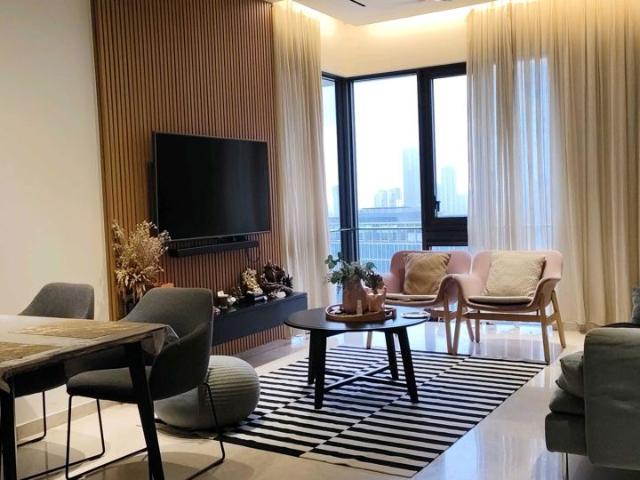 Resale | 2 BHK + 890 Sq.Ft. Apartment in Lodha The Park
