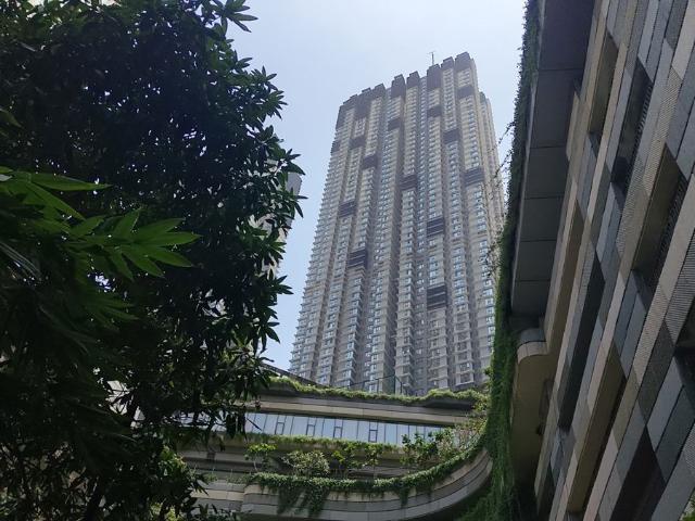 Resale | 2 BHK + 890 Sq.Ft. Apartment in Lodha The Park