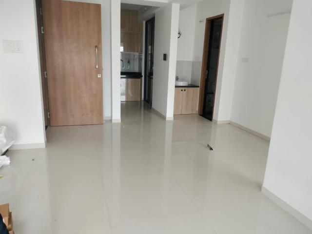 Resale | 2 BHK 890 Sq.Ft. Apartment in Majestique Signature Towers