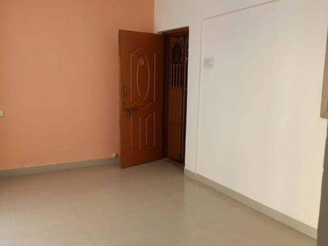 Resale | 2 BHK 890 Sq.Ft. Apartment in Mayur Park CHS