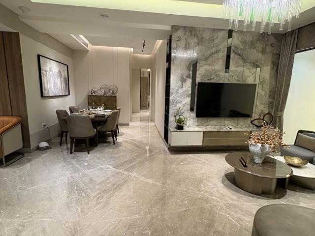 Resale | 2 BHK + 890 Sq.Ft. Apartment in Prabhadevi