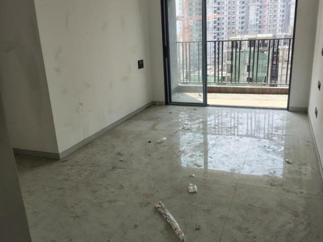 Resale | 2 BHK 890 Sq.Ft. Apartment in Regency Astra