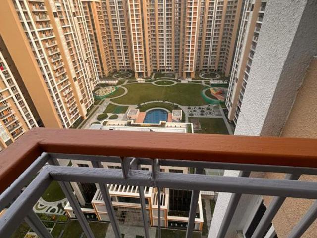 Resale | 2 BHK 905 Sq.Ft. Apartment in Rishita Manhattan