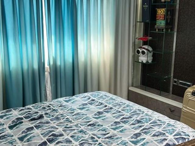 Resale | 2 BHK 900 Sq.Ft. Apartment in Walkeshwar