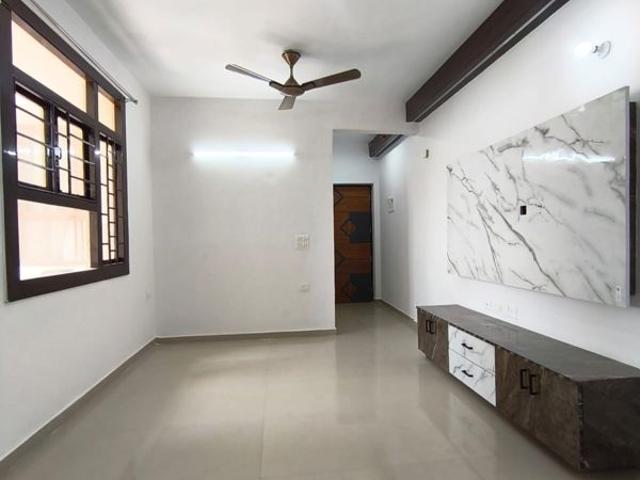 Resale | 2 BHK 900 Sq.Ft. Apartment in Zara Rossa