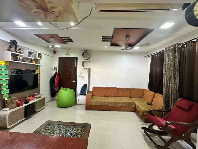 Resale | 2 BHK 900 Sq.Ft. Apartment in Bluebell Apartments