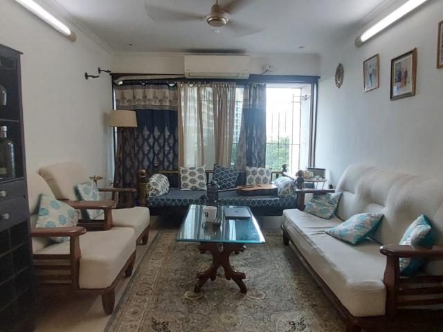Resale | 2 BHK 900 Sq.Ft. Apartment in Grenville CHS