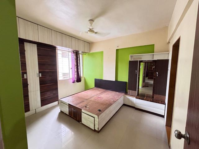 Resale | 2 BHK 900 Sq.Ft. Apartment in Gund And Pethe Life Square