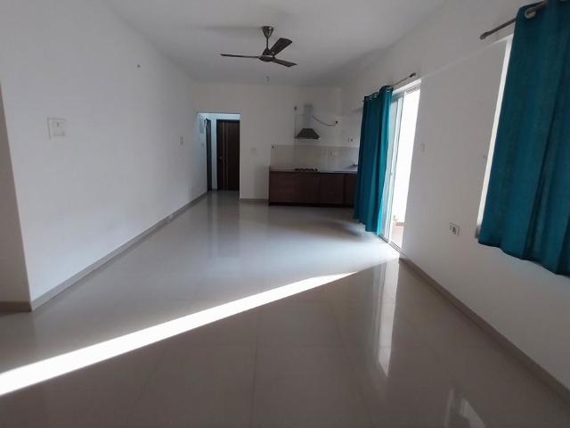Resale | 2 BHK 900 Sq.Ft. Apartment in Gulmohar Parkview