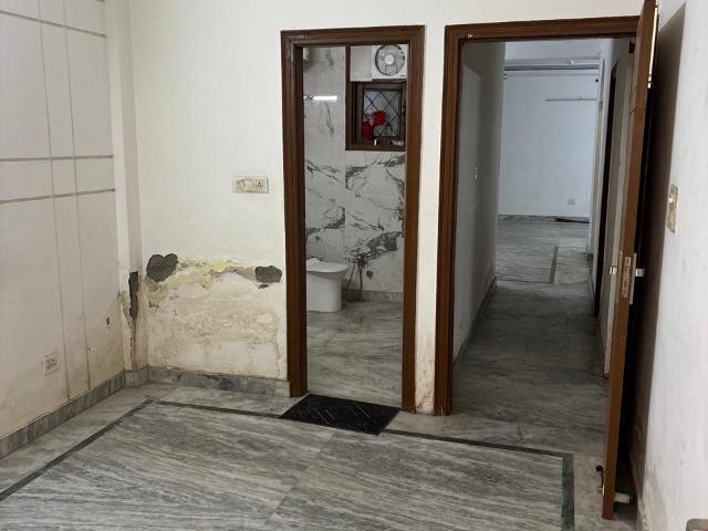 Resale | 2 BHK 900 Sq.Ft. Apartment in Madangir