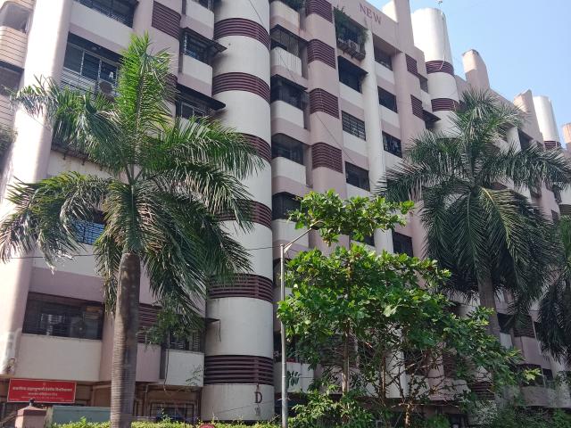 Resale | 2 BHK 900 Sq.Ft. Apartment in New Haridas Park CHS
