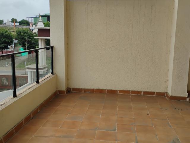 Resale | 2 BHK 900 Sq.Ft. Apartment in Ratan Neptune