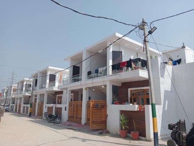 Resale | 2 BHK 900 Sq.Ft. Independent House in Gomti Nagar