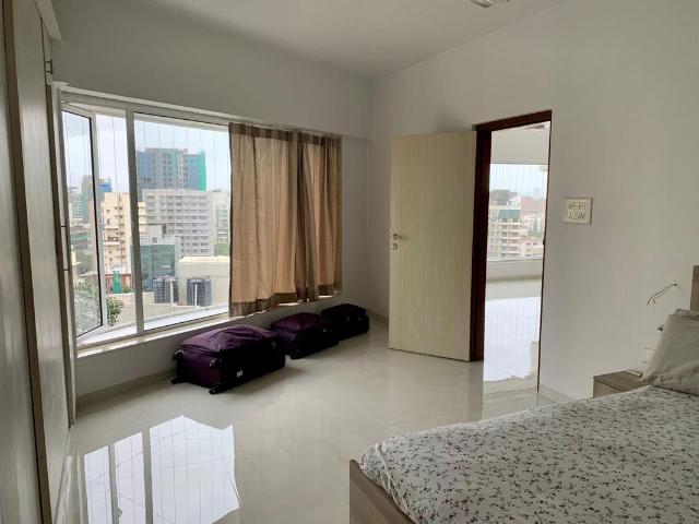 Resale | 2 BHK 925 Sq.Ft. Apartment in Bandra West