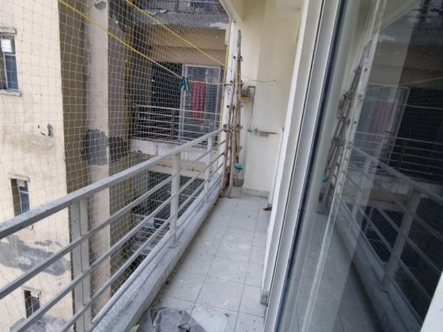 Resale | 2 BHK 925 Sq.Ft. Apartment in Paras Tierea