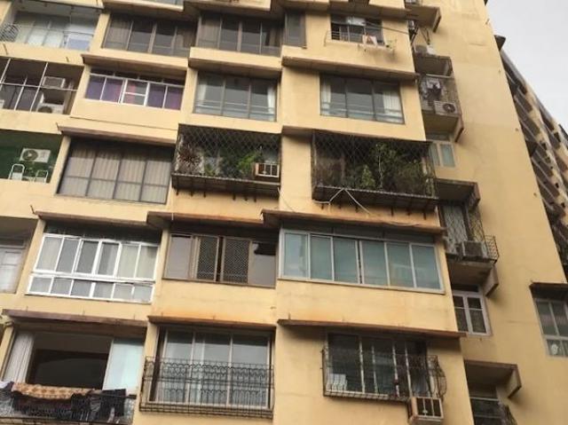 Resale | 2 BHK 920 Sq.Ft. Apartment in Tardeo