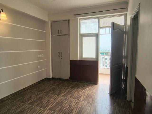 Resale | 2 BHK 920 Sq.Ft. Apartment in High End Paradise II