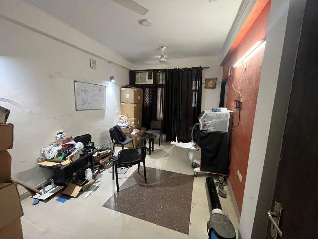 Resale | 2 BHK 920 Sq.Ft. Apartment in Shree Energy Classic Residency