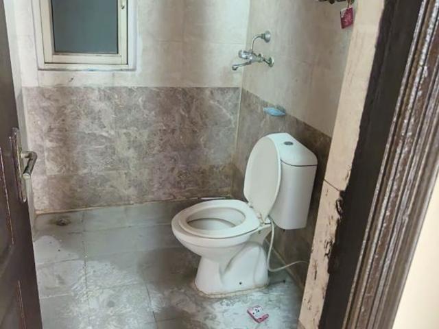 Resale | 2 BHK 930 Sq.Ft. Apartment in Aims Golf Avenue II