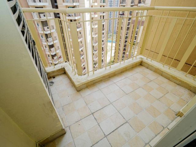 Resale | 2 BHK 930 Sq.Ft. Apartment in Supertech Cape Town