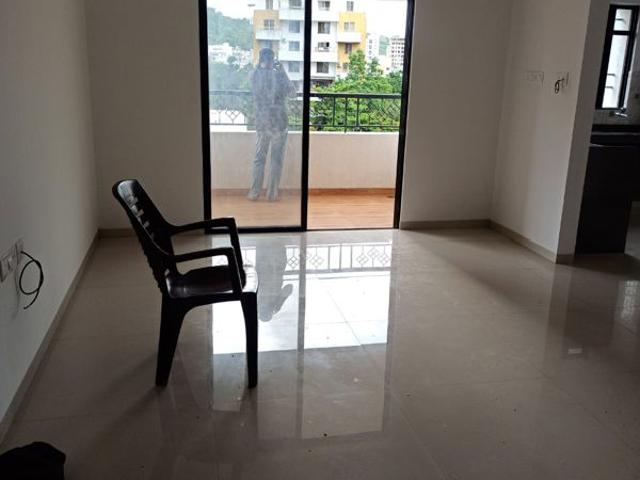 Resale | 2 BHK 940 Sq.Ft. Apartment in Vanaz Corner
