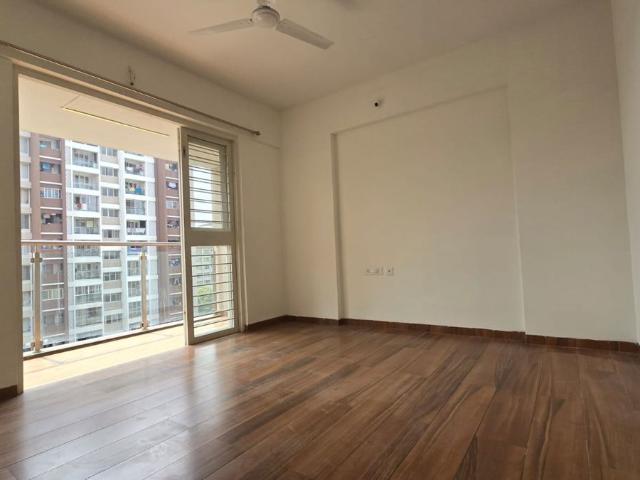 Resale | 2 BHK 950 Sq.Ft. Apartment in Airport Road