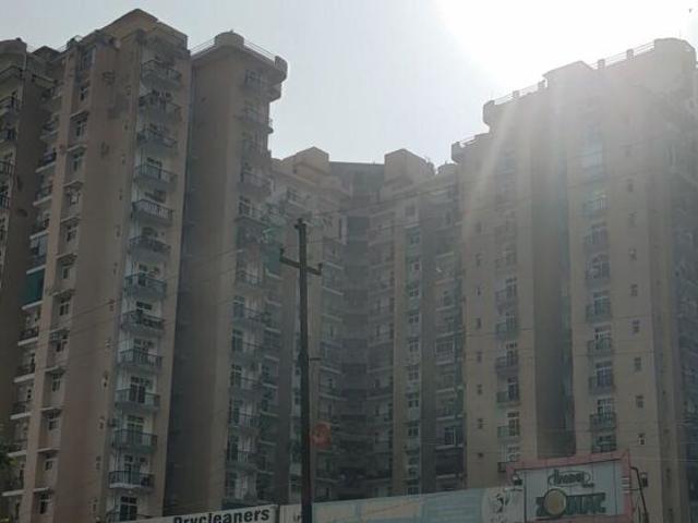 Resale | 2 BHK 950 Sq.Ft. Apartment in Amrapali Zodiac