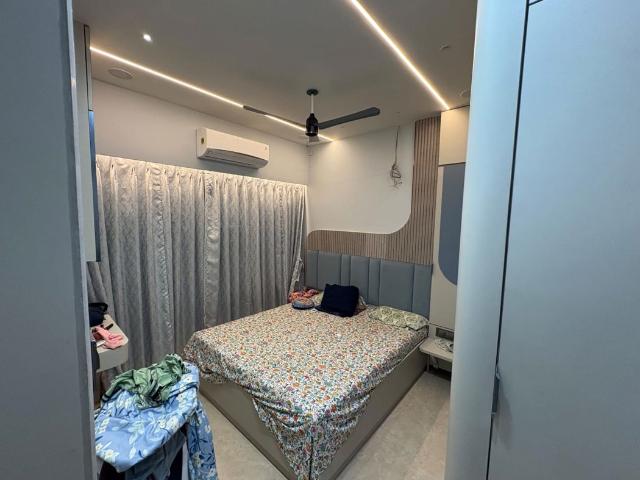 Resale | 2 BHK + 950 Sq.Ft. Apartment in Dosti Eastern Bay
