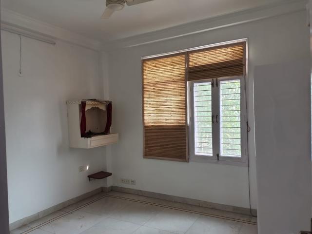 Resale | 2 BHK 950 Sq.Ft. Apartment in Eros Sterling Apartments