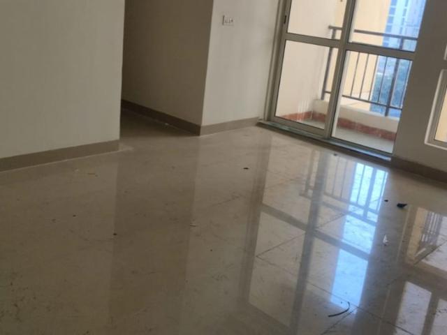 Resale | 2 BHK 950 Sq.Ft. Apartment in Jaypee Green Kosmos Phase II