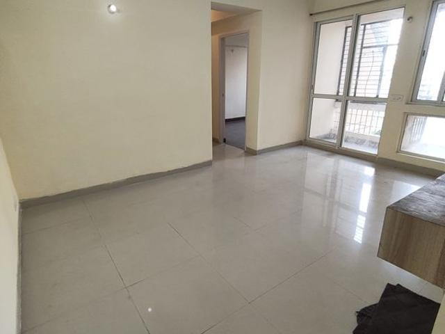 Resale | 2 BHK 950 Sq.Ft. Apartment in Jaypee Greens Kosmos