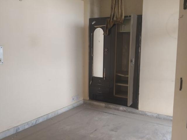 Resale | 2 BHK 950 Sq.Ft. Apartment in Sector 21C