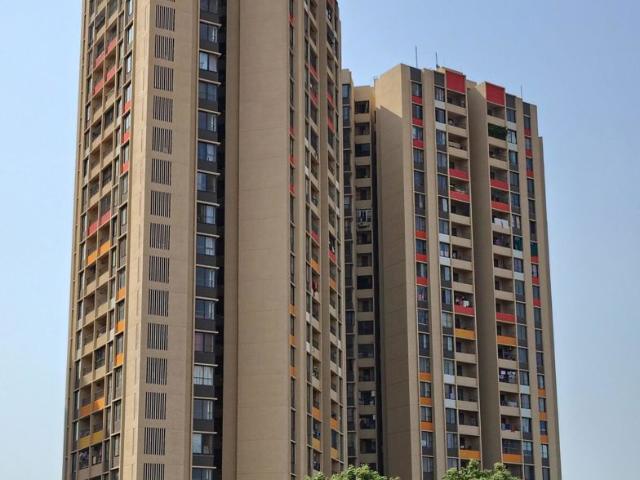 Resale | 2 BHK 953 Sq.Ft. Apartment in Shapoorji Pallonji Joyville Celestia