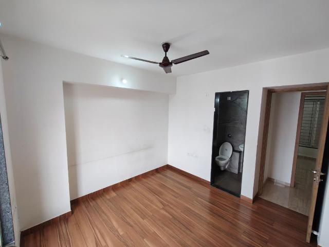 Resale | 2 BHK + 960 Sq.Ft. Apartment in Vishrantwadi