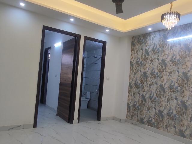 Resale | 2 BHK 960 Sq.Ft. Apartment in Sector 73