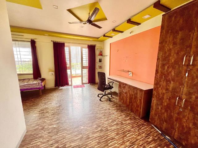 Resale | 2 BHK 963 Sq.Ft. Apartment in Vardhaman Heights