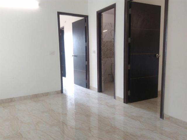 Resale | 2 BHK 975 Sq.Ft. Apartment in Charms Castle