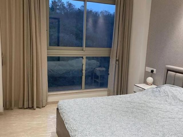 Resale | 2 BHK 975 Sq.Ft. Apartment in Hiranandani Castle Rock