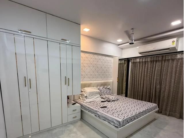 Resale | 2 BHK 975 Sq.Ft. Apartment in Runwal Elegante
