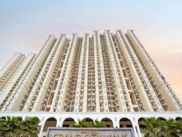 Resale | 2 BHK 970 Sq.Ft. Apartment in Prateek Grand City
