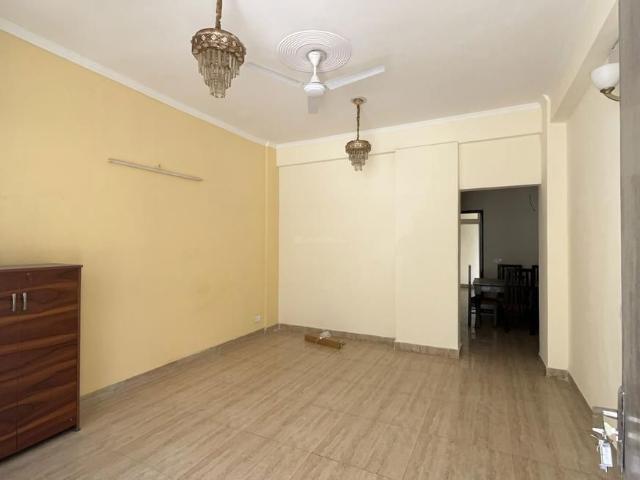 Resale | 2 BHK 970 Sq.Ft. Apartment in Prateek Grand City