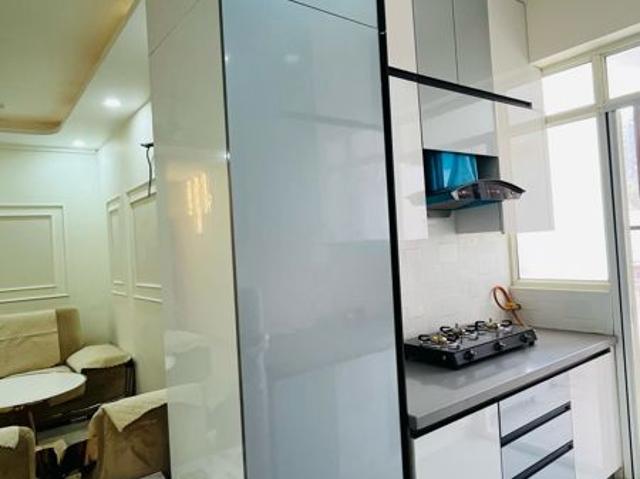 Resale | 2 BHK 985 Sq.Ft. Apartment in Suncity Avenue 76