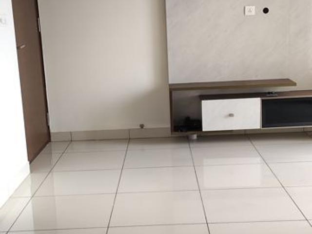 Resale | 2 BHK 980 Sq.Ft. Apartment in Prestige Jindal City