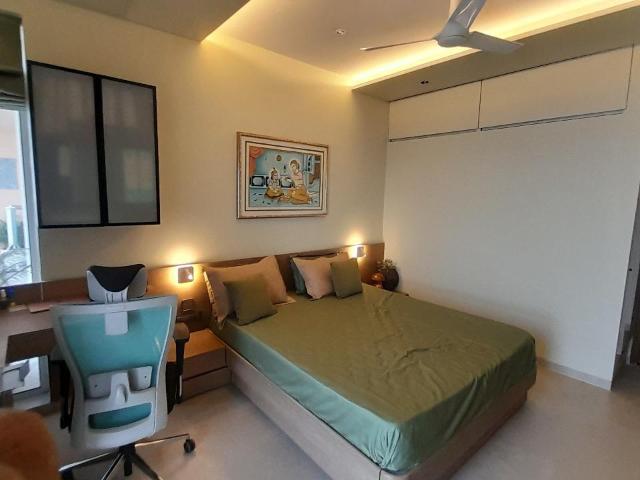 Resale | 2 BHK + 980 Sq.Ft. Apartment in Raheja Atlantis