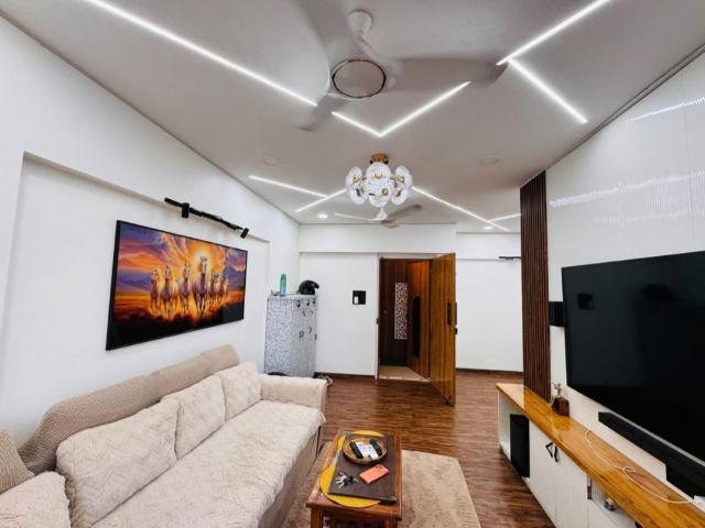 Resale | 2 BHK + 981 Sq.Ft. Apartment in Royal Palms Garden View