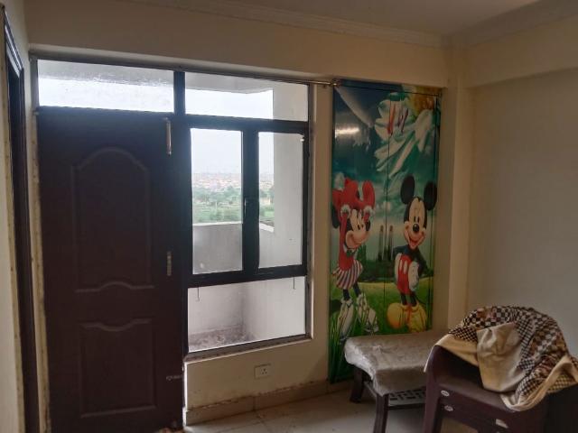 Resale | 2 BHK 995 Sq.Ft. Apartment in Proview Officer City 2
